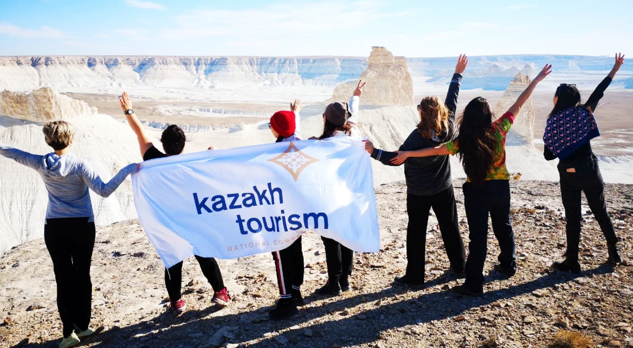 Жыныстық қатынас кезінде Мықтап тартылған көк кеуде